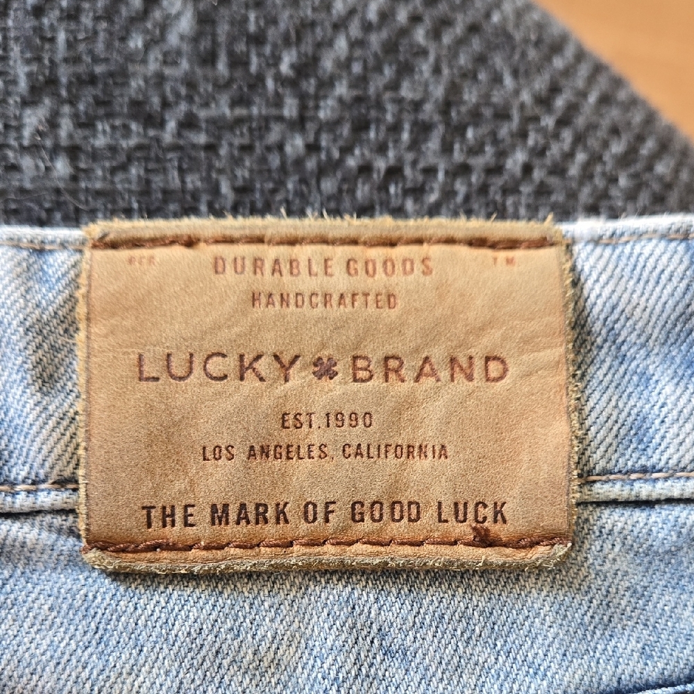 Lucky Brand Light Wash Frayed Hem Denim Boyfriend Shorts - Picture 6 of 10